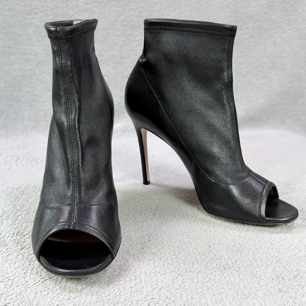 Gianvito Rossi Womens 38.5 Black Leather Peep Toe Stiletto Ankle Bootie Italy